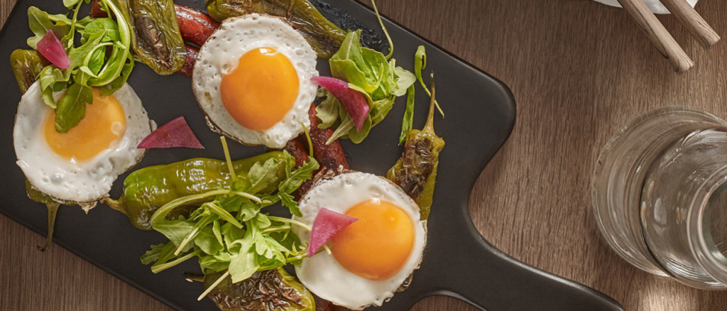 Spiegeleier, Txistorra und Padron pimientos