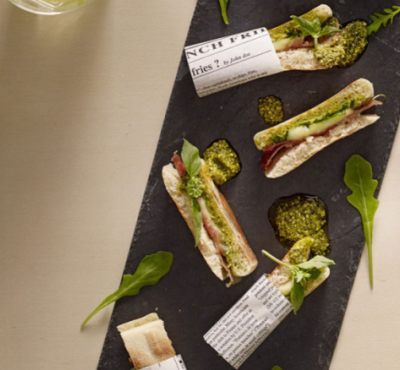 Rucola Schinken Panini, Mozzarella Pesto und Basilikum