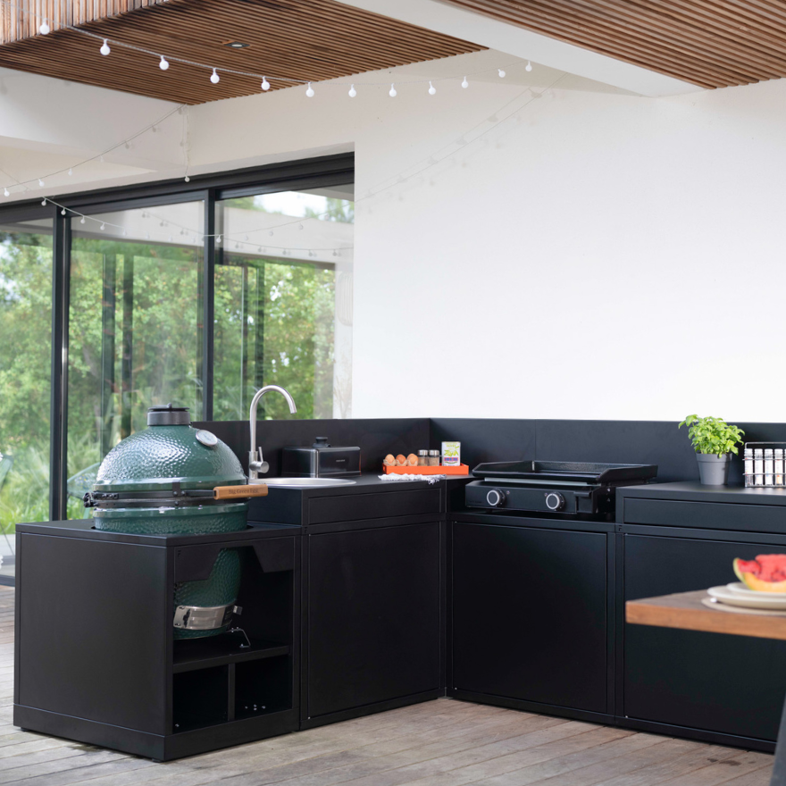 Enclosed Steel outdoor kitchen unit with Sink Enclosed Steel outdoor kitchen unit with Sink