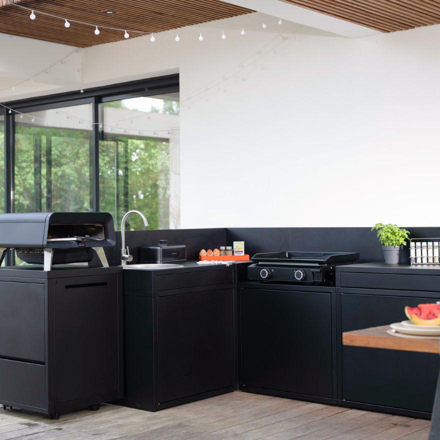 Enclosed Steel outdoor kitchen unit with Sink Enclosed Steel outdoor kitchen unit with Sink